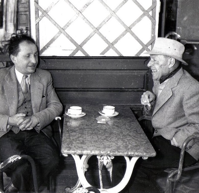 Alphonse Chave (à gauche) avec Jean Dubuffet, à Vence en 1956