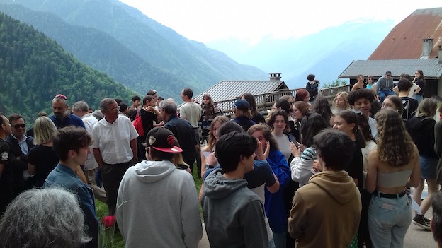 130 jeunes rencontrent les villageois