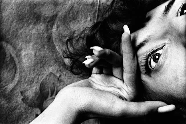 Yusuf Sevinçli. Sans titre - 2012, Series Post I © Y. S.. Courtesy Galerie Les filles du calvaire, Paris Yusuf Sevinçli. Sans titre - 2012, Series Post I © Y. S.. Courtesy Galerie Les filles du calvaire, Paris