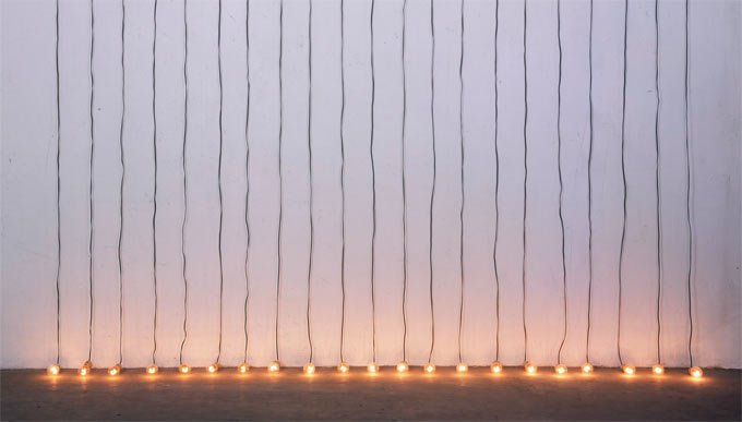 Luciano Fabro, Latin Lovers, 1972. Cristal, plomb et fer, 114 x 228 x 39 cm. Collection Frac Nord-Pas de Calais / DR Luciano Fabro, Latin Lovers, 1972. Cristal, plomb et fer, 114 x 228 x 39 cm. Collection Frac Nord-Pas de Calais / DR