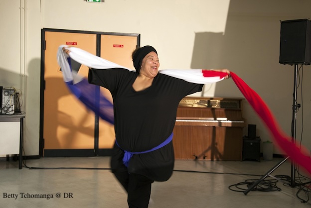 Uzès Gard, La Maison danse : Histoire(s) décoloniale(s), Betty Tchomanga.  Mardi 30 janvier 19:30, Salon Racine Mairie d’Uzès Uzès Gard, La Maison danse : Histoire(s) décoloniale(s), Betty Tchomanga.  Mardi 30 janvier 19:30, Salon Racine Mairie d’Uzès