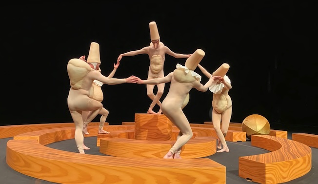 Clédat & Petitpierre, Photos des répétitions (avril 2024). Costumes et scénographie en cours de fabrication Clédat & Petitpierre, Photos des répétitions (avril 2024). Costumes et scénographie en cours de fabrication