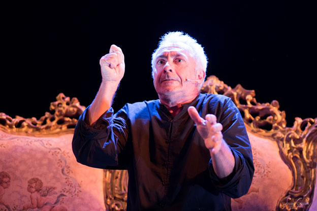 Les monologues du Brocciu, de et avec Daniel Delorme, théâtre du Chêne Noir, Avignon, 30 et 31 janvier 2016 Les monologues du Brocciu, de et avec Daniel Delorme, théâtre du Chêne Noir, Avignon, 30 et 31 janvier 2016