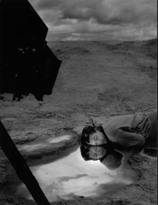Jean Marais, tournage d'Orphée © Photo Roger Corbeau