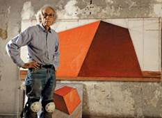 Christo dans son atelier avec un dessin préparatoire pour le Mastaba d’Abu Dhabi en 2012. Christo dans son atelier avec un dessin préparatoire pour le Mastaba d’Abu Dhabi en 2012.
