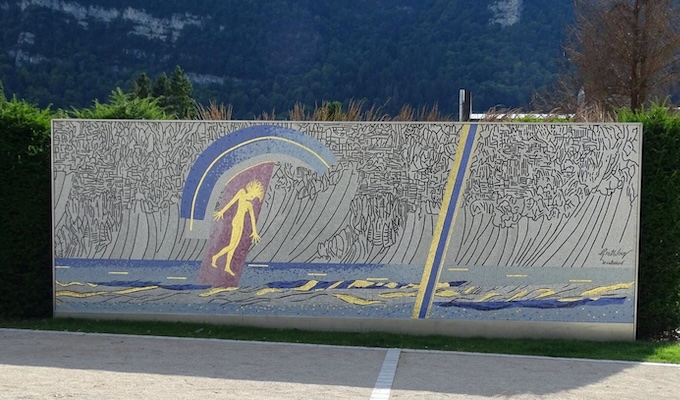L’Esprit du Lac. Fresque murale en mosaïque. GRATALOUP 2015.  Rue du Dr. Emile Mercier - Nantua