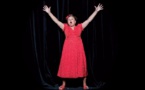 Paris, théâtre du Lucernaire : Que je t’aime ! courrier du cœur, de et avec Clémence Massart, mise en scène Philippe Caubère, du 12/12/18 au 9/2/19