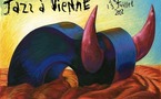 Affiche de Jazz à Vienne 2012 : une guitare-taureau