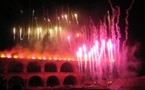 Pont du Gard (30). Spectacle de nuit par le groupe F au Pont du Gard en juin