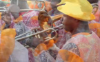 Dimanche 17 janvier 2016. Pendant les chutes de neige en France, le carnaval bat son plein en Guadeloupe.