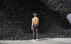 Chorégraphie de Caroline Carlson pour Hugo Marchand et Caroline Osmont au cœur de l’exposition Othoniel à Avignon. Vendredi 1er et samedi 2 août 2025 