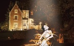 Amboise, ﻿﻿Château du Clos Lucé : Flâneries Nocturnes. Quand la danse contemporaine illumine le Clos Lucé. 15 &amp; 16 août 2025 de 20h30 à 23h
