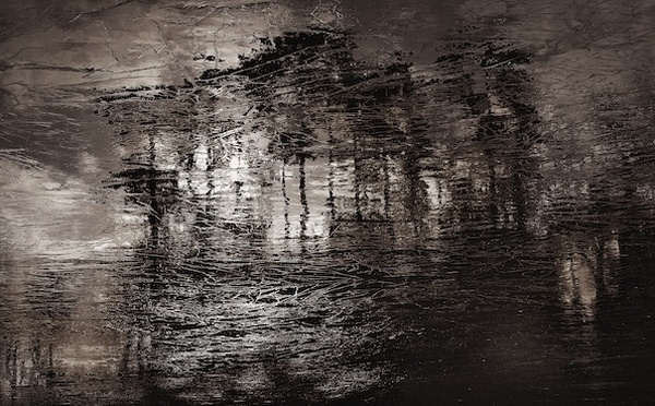 Evi Keller – [Towards the light - silent transformations] - tirage argentique, 40 x 60 cm © Evi Keller, Courtesy Jeanne Bucher Jaeger, Paris-Lisbonne