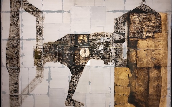 Jeff Bertoncino. Fly me to the moon - Box men series, 2021. Huile sur papier ciré monté sur panneau de bois, feuilles d'or et résine. 203 x 254 cm
