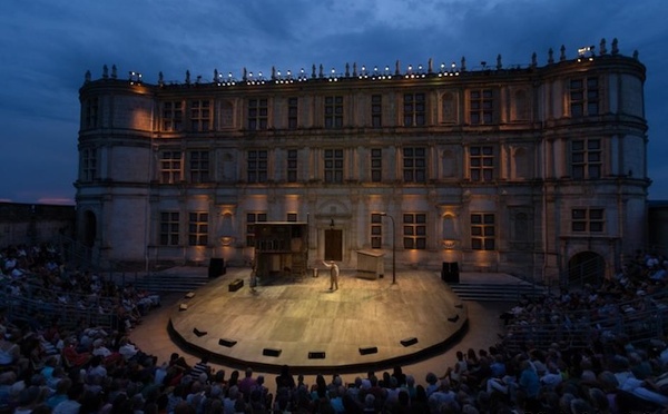 Grignan, Fêtes nocturnes 2026 : L’Ecole des Femmes, un succès retentissant au château de Grignan.