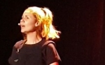 Six-Fours, Théâtre Daudet : Charlotte Ferrato bouleverse et fait rire avec son spectacle « Elles-Mêmes »