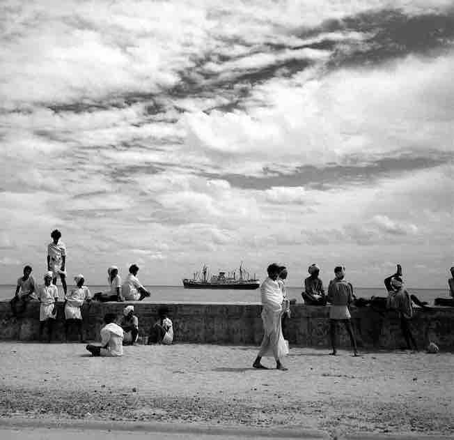 Les quais près du port de Pondichéry (Inde), 1961. © Hélène Roger-Viollet : Roger-Viollet